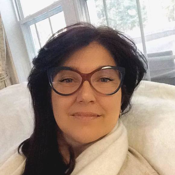 Meet your Posher, Valérie - Picture 1 of 1